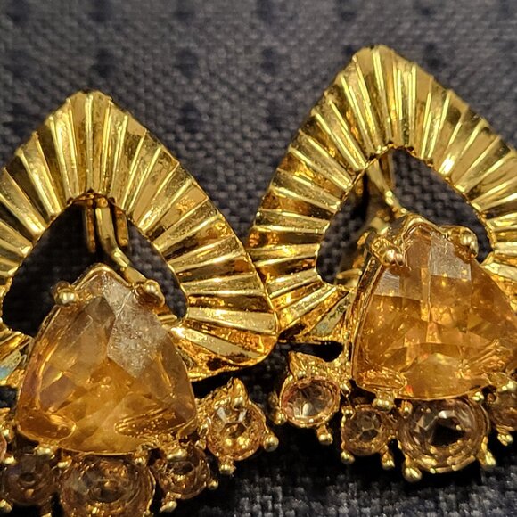 Monet vintage earrings! - Picture 7 of 8